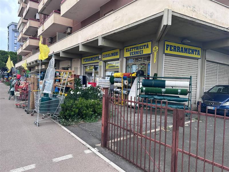 locale commerciale in vendita a Tarquinia