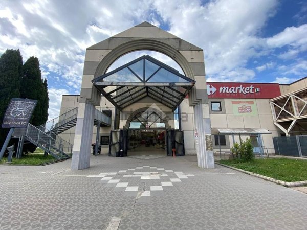 locale commerciale in vendita a Tarquinia
