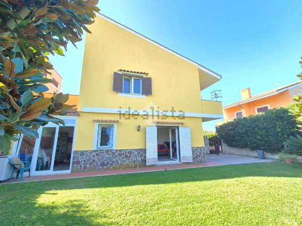 casa indipendente in vendita a Tarquinia in zona Marina Velca