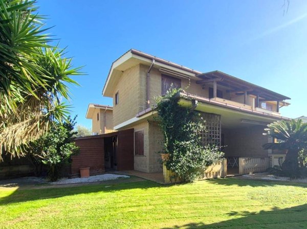 casa indipendente in vendita a Tarquinia in zona Marina Velca