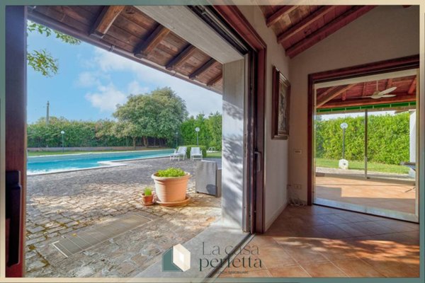 casa indipendente in vendita a Tarquinia in zona Marina Velca