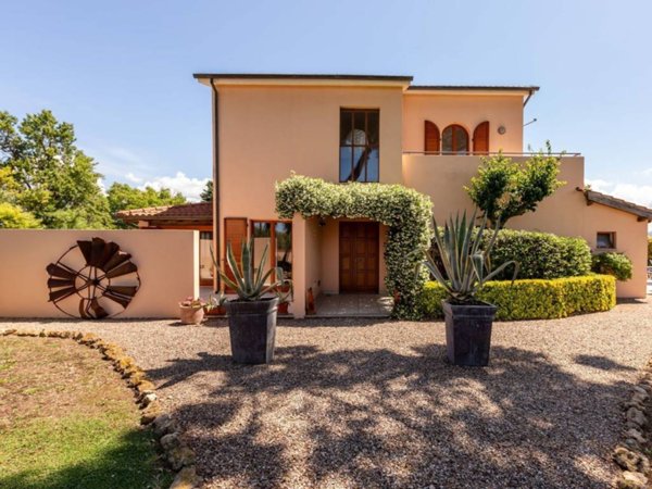 casa indipendente in vendita a Tarquinia