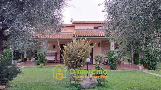 casa indipendente in vendita a Tarquinia in zona Marina Velca