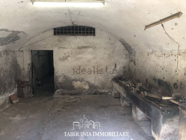 negozio in vendita a Tarquinia