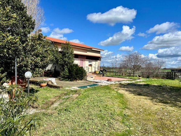 casa indipendente in vendita a Tarquinia