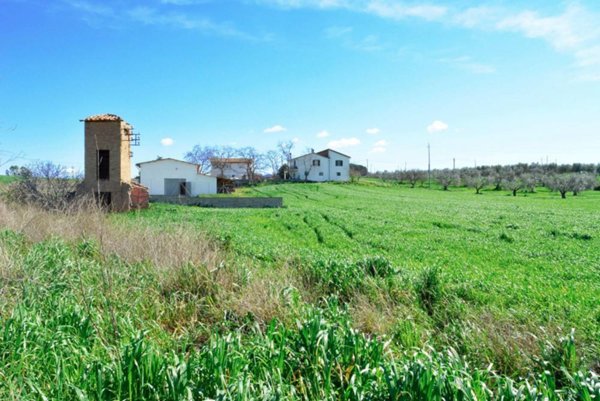 casa indipendente in vendita a Tarquinia