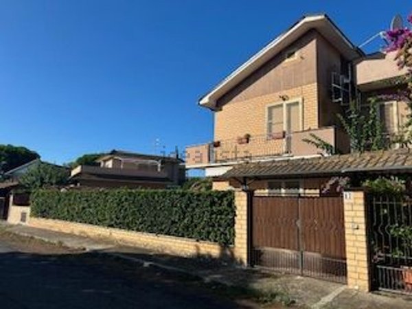 casa indipendente in vendita a Tarquinia