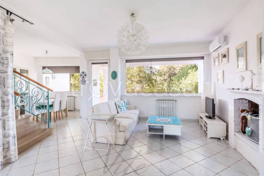 casa indipendente in vendita a Tarquinia in zona Marina Velca