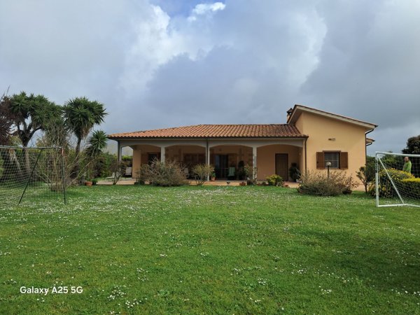 casa indipendente in vendita a Tarquinia