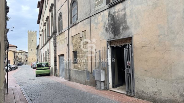 locale di sgombero in vendita a Tarquinia