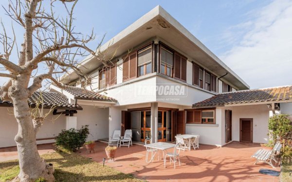 casa indipendente in vendita a Tarquinia in zona Marina Velca