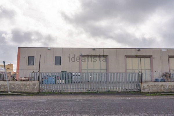 locale commerciale in vendita a Tarquinia