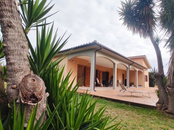 casa indipendente in vendita a Tarquinia