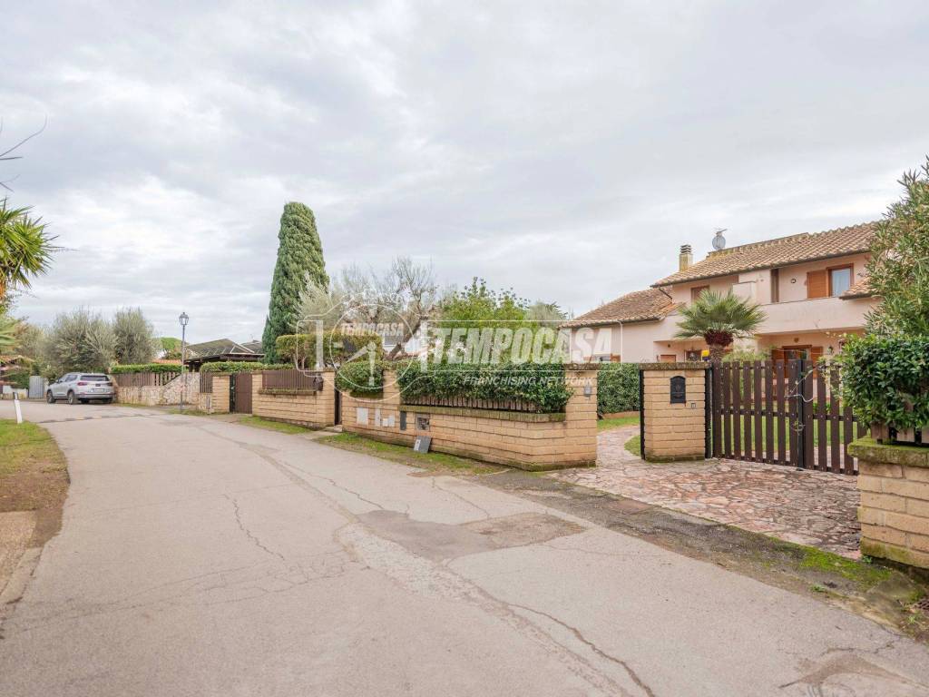 casa indipendente in vendita a Tarquinia