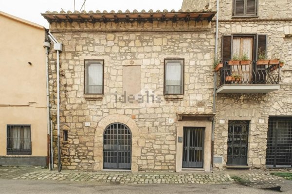 casa indipendente in vendita a Tarquinia