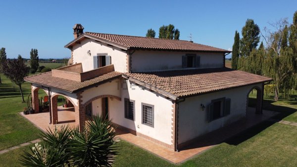 casa indipendente in vendita a Tarquinia