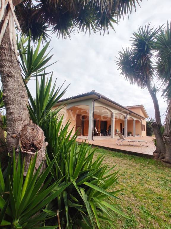 casa indipendente in vendita a Tarquinia