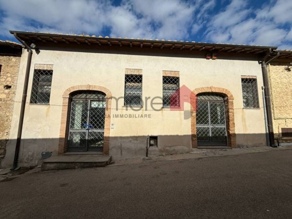 negozio in vendita a Tarquinia