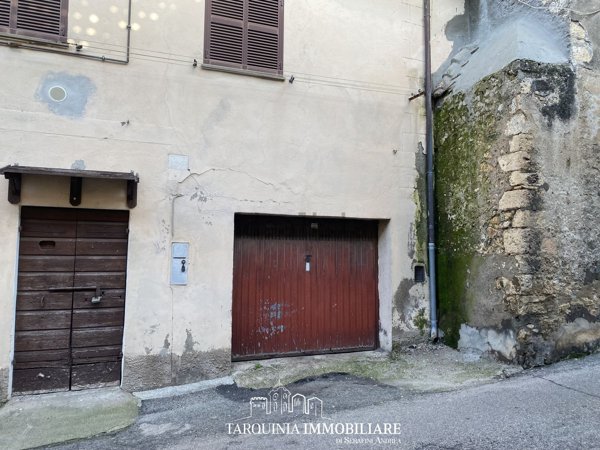 locale di sgombero in vendita a Tarquinia