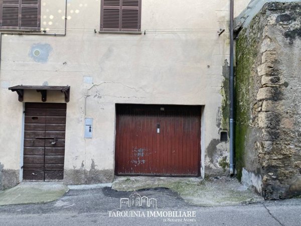 locale di sgombero in vendita a Tarquinia