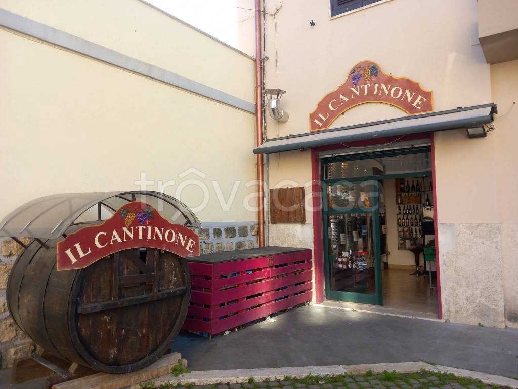 negozio in vendita a Tarquinia