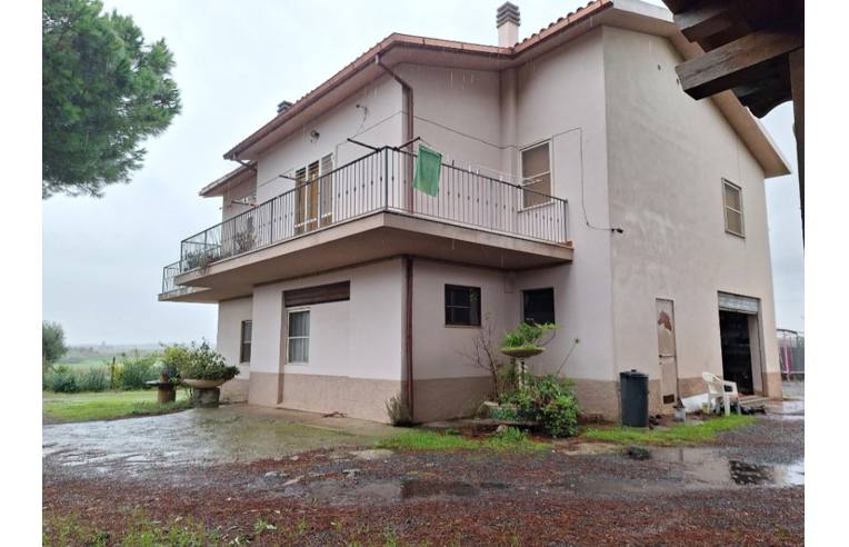 casa indipendente in vendita a Tarquinia