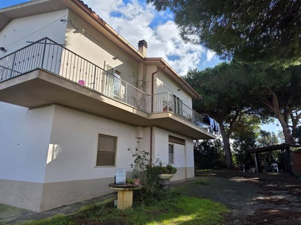 casa indipendente in vendita a Tarquinia