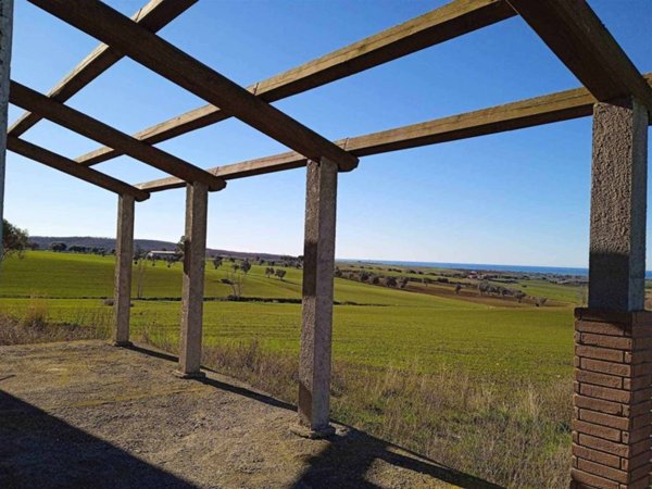 casa indipendente in vendita a Tarquinia