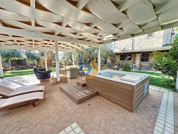 casa indipendente in vendita a Tarquinia