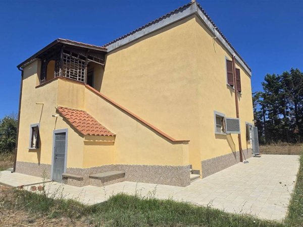 casale in vendita a Tarquinia