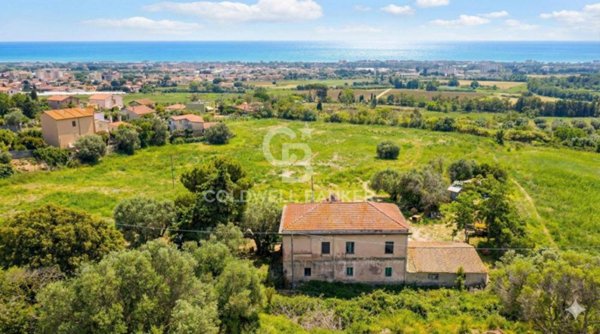 casa indipendente in vendita a Tarquinia