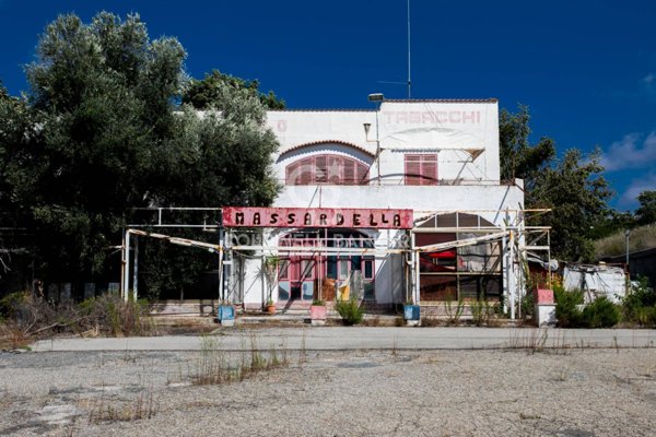 negozio in vendita a Tarquinia
