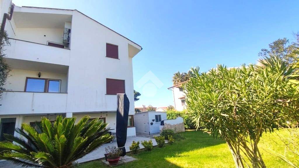casa indipendente in vendita a Tarquinia in zona Marina Velca