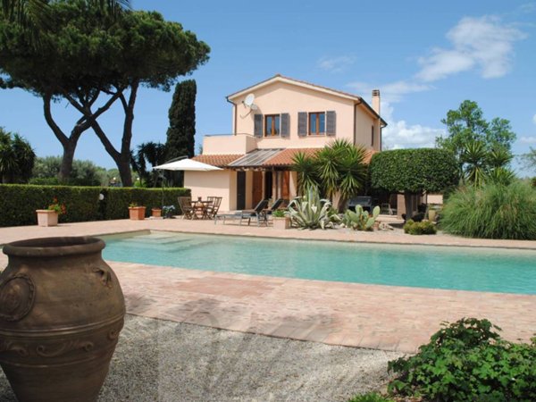 casa indipendente in vendita a Tarquinia