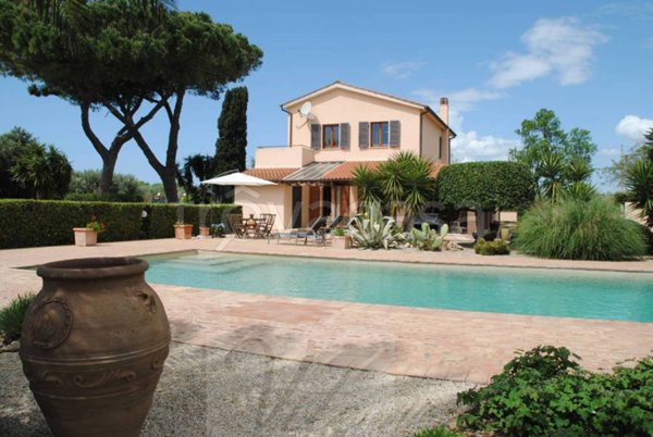 casa indipendente in vendita a Tarquinia
