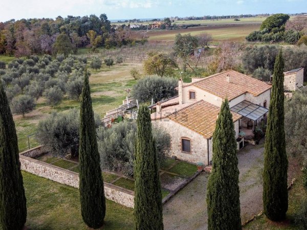 casa indipendente in vendita a Tarquinia