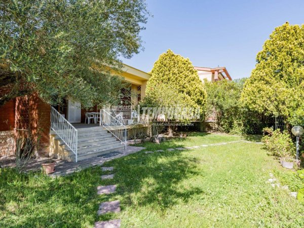 casa indipendente in vendita a Tarquinia