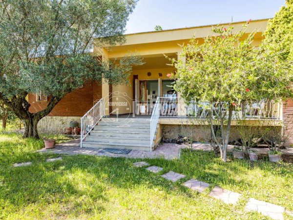 casa indipendente in vendita a Tarquinia