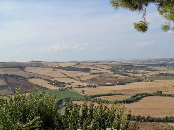 casa indipendente in vendita a Tarquinia