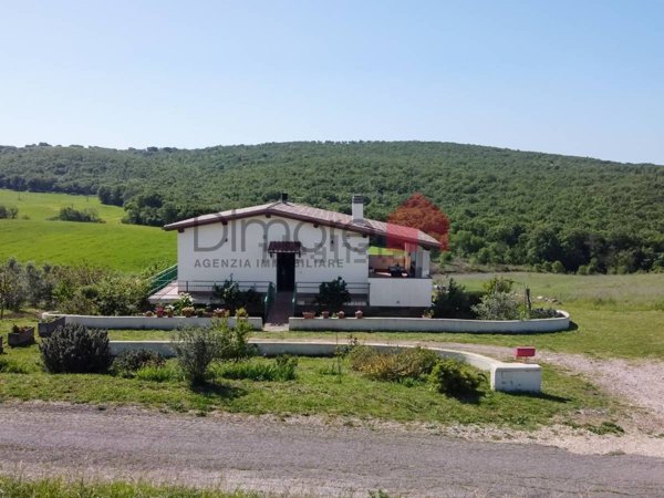 casa indipendente in vendita a Tarquinia