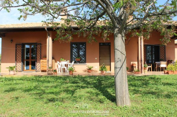 casa indipendente in vendita a Tarquinia