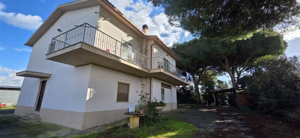 casa indipendente in vendita a Tarquinia