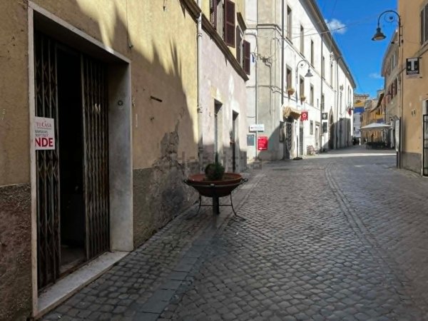 locale commerciale in vendita a Tarquinia
