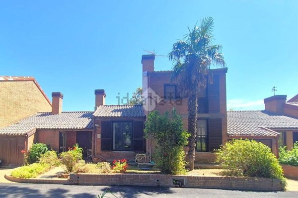 casa indipendente in vendita a Tarquinia in zona Marina Velca
