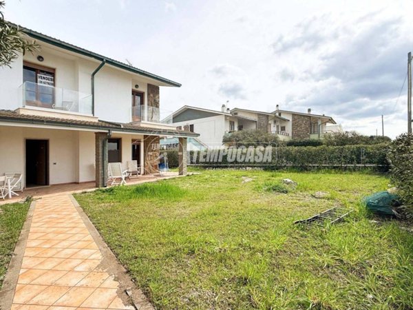 casa indipendente in vendita a Tarquinia in zona Marina Velca