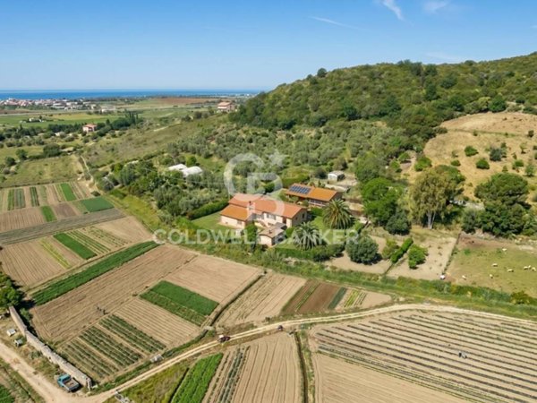 casa indipendente in vendita a Tarquinia