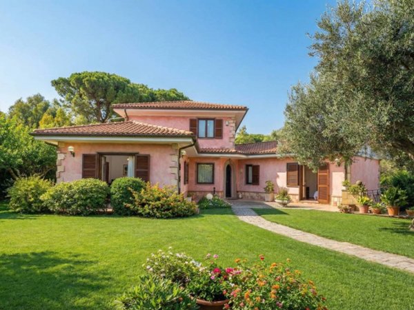 casa indipendente in vendita a Tarquinia in zona Marina Velca