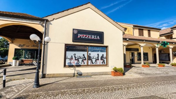 negozio in vendita a Tarquinia in zona Marina Velca