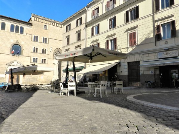 negozio in vendita a Tarquinia