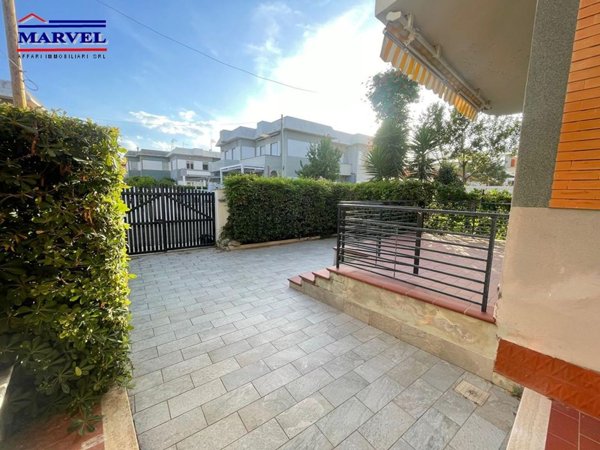 casa indipendente in vendita a Tarquinia in zona Marina Velca